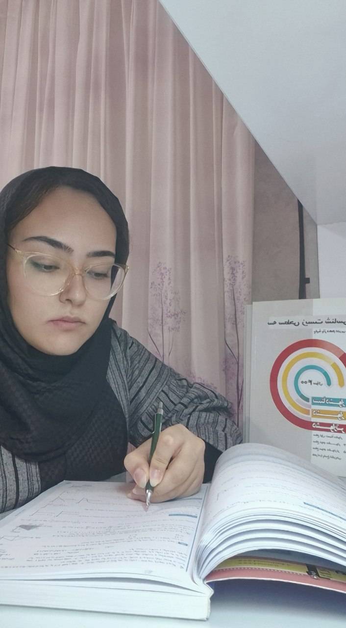 گفت گو با هانیه حبیبی؛ 8 سال دانش آموز کانون قهرمان پیوستگی