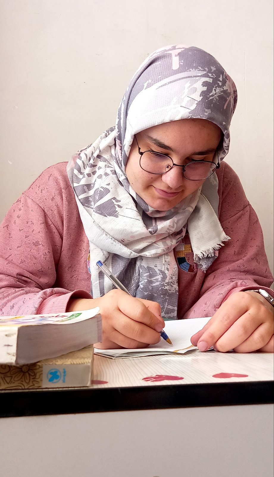 گفت گو با عارفه احمدی ؛ پایه دوازدهم انسانی قهرمان پیوستگی