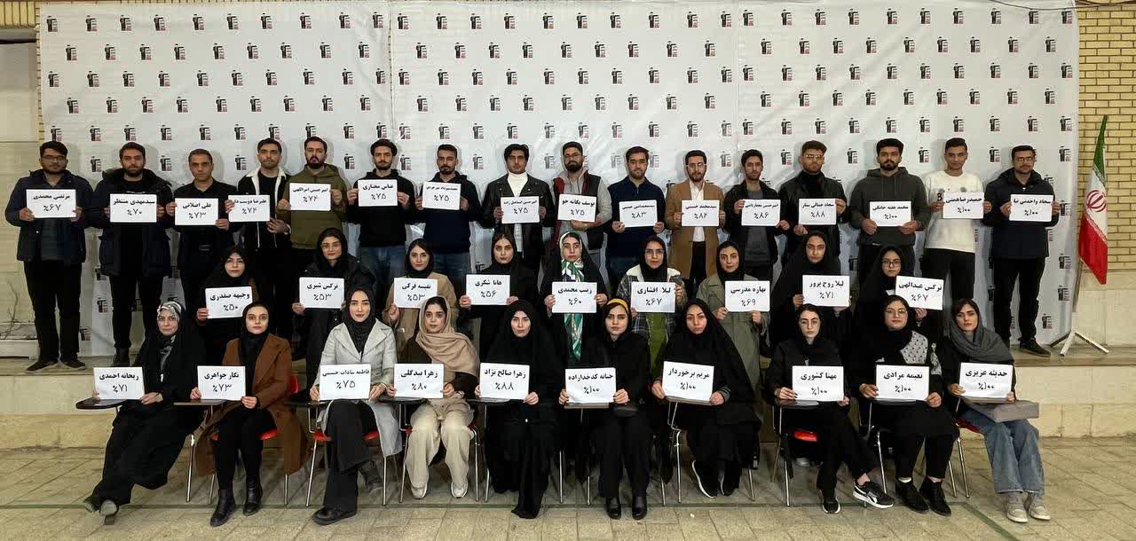 گفت وگو با زینب محمدی حریر پشتیبان برتر دوازدهم ریاضی از قم