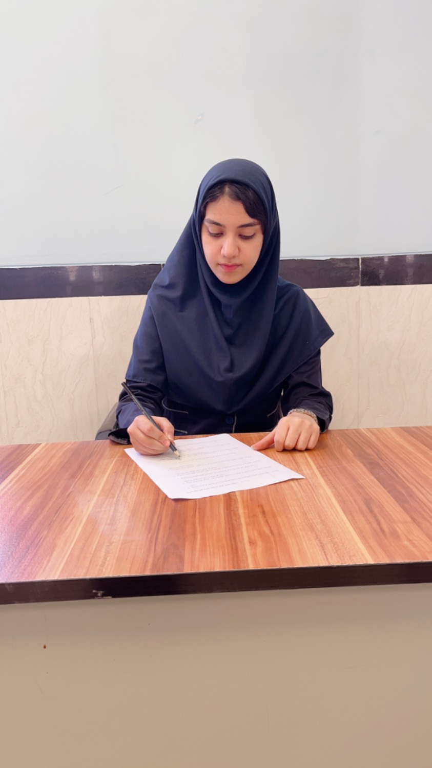 گفت‌وگو با ریحانه یوسفی: استمرار در مطالعه کلید موفقیت