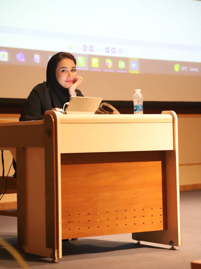 گفتگو با زهره قربانی : پشتیبان قهرمان پیشرفت درسی پایه12 انسانی