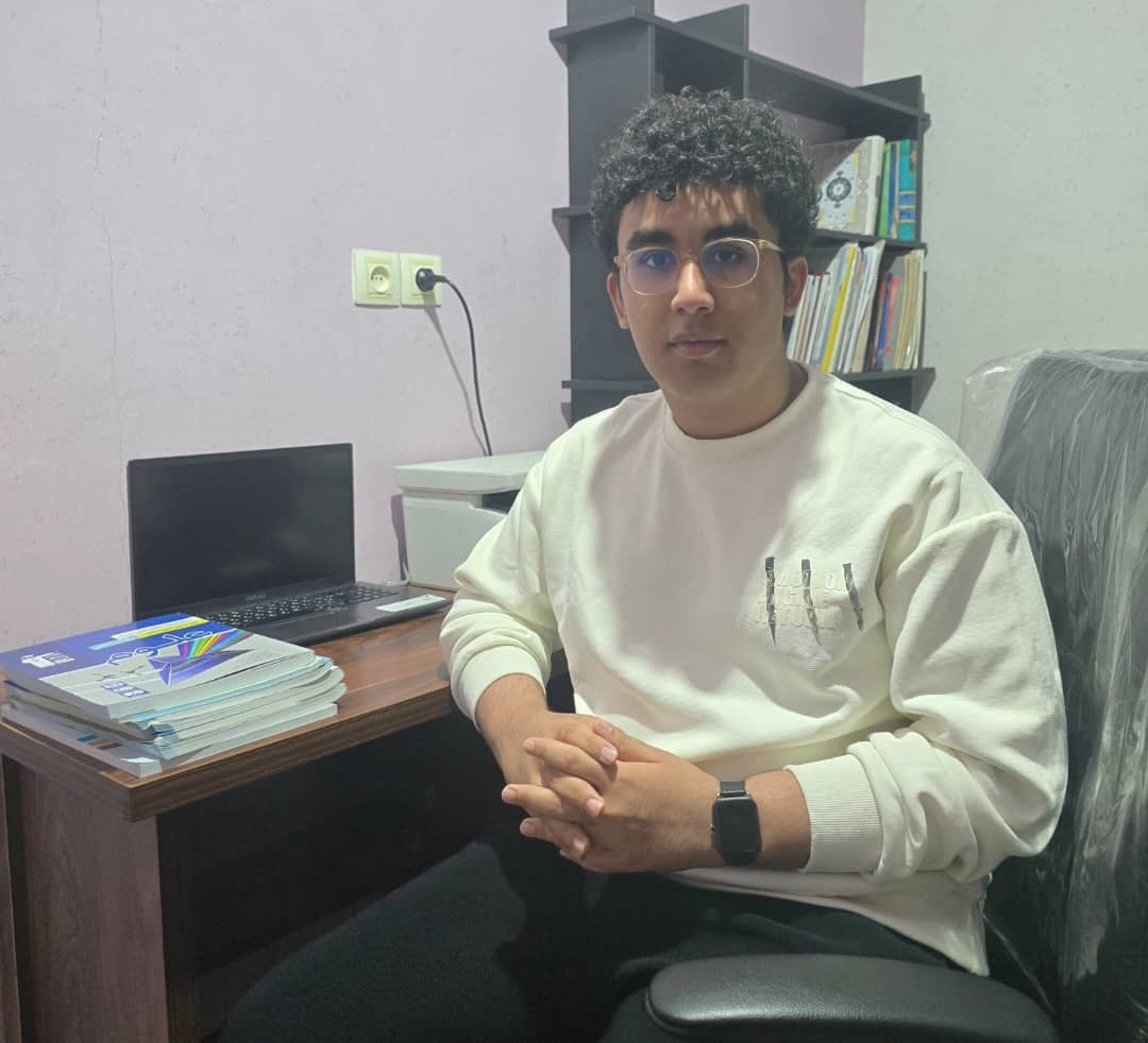 گفت وگو نمایندگی خرمشهر با مبین بچاری عضو باشگاه 700 تایی