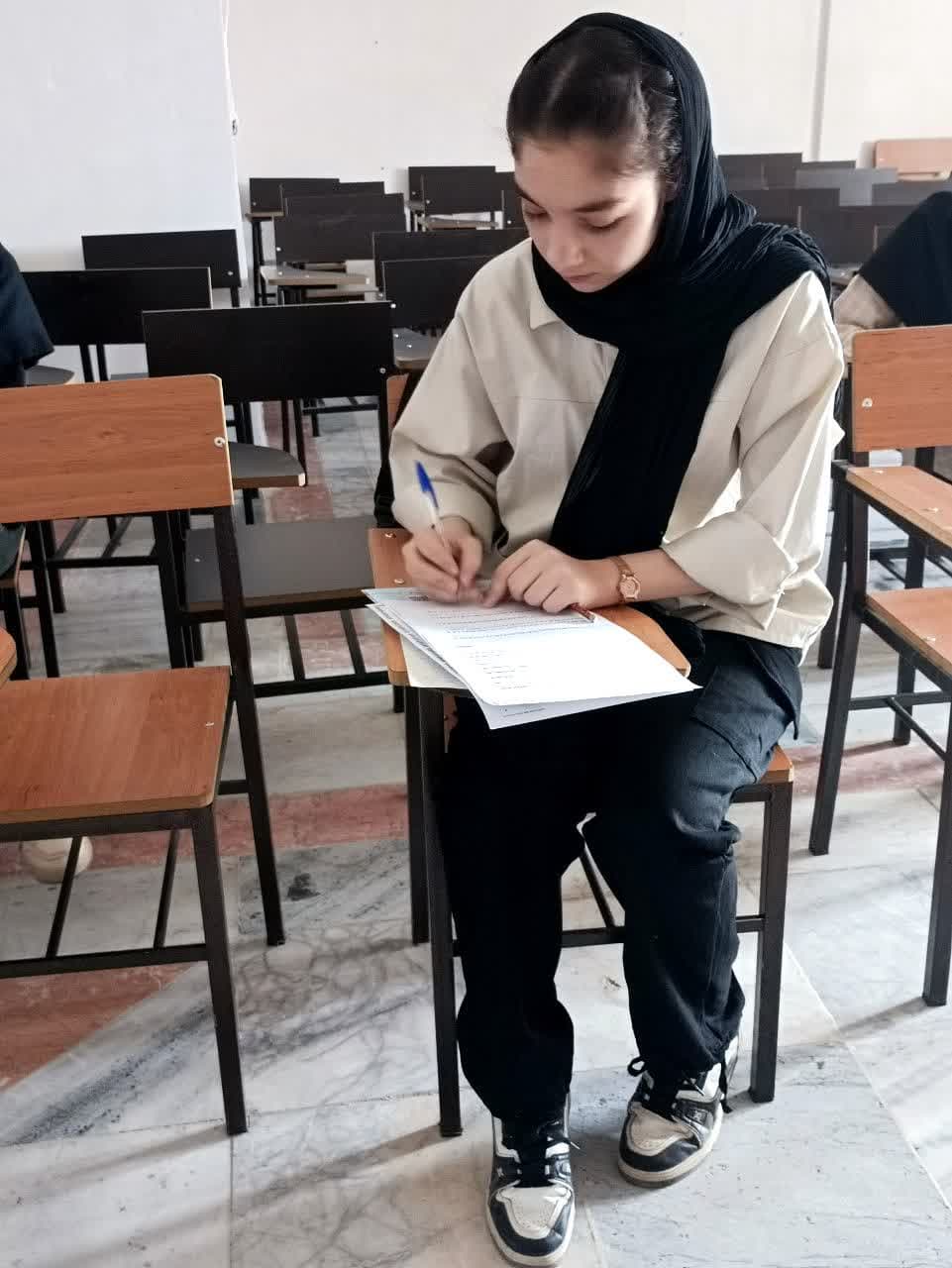 نرگس میرجلیلی، 12 تجربی نگاه به آینده و آزمون تشریحی