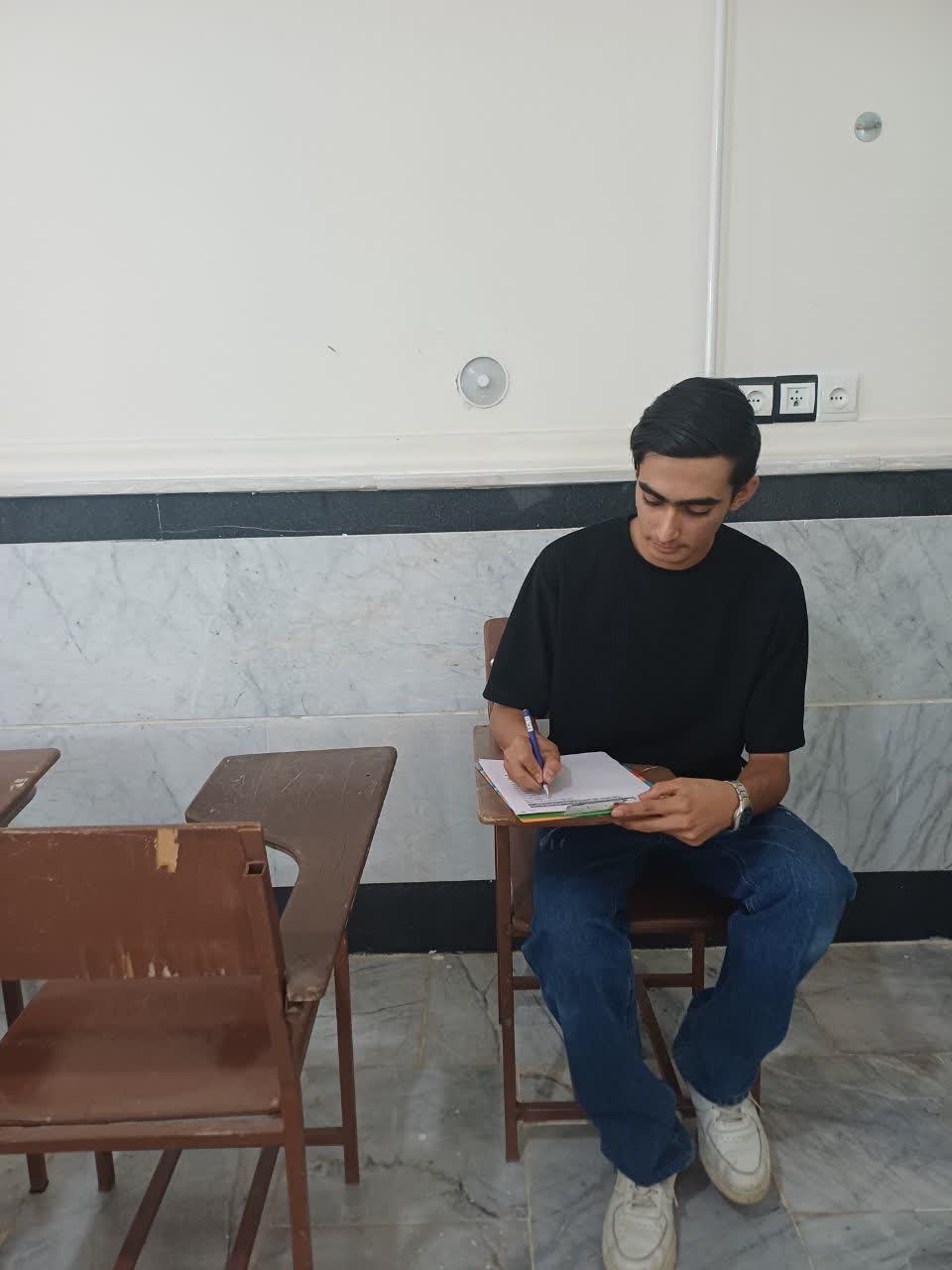 محمدرضا شیرانی خندان رتبه 219 تجربی 6 سال کانونی