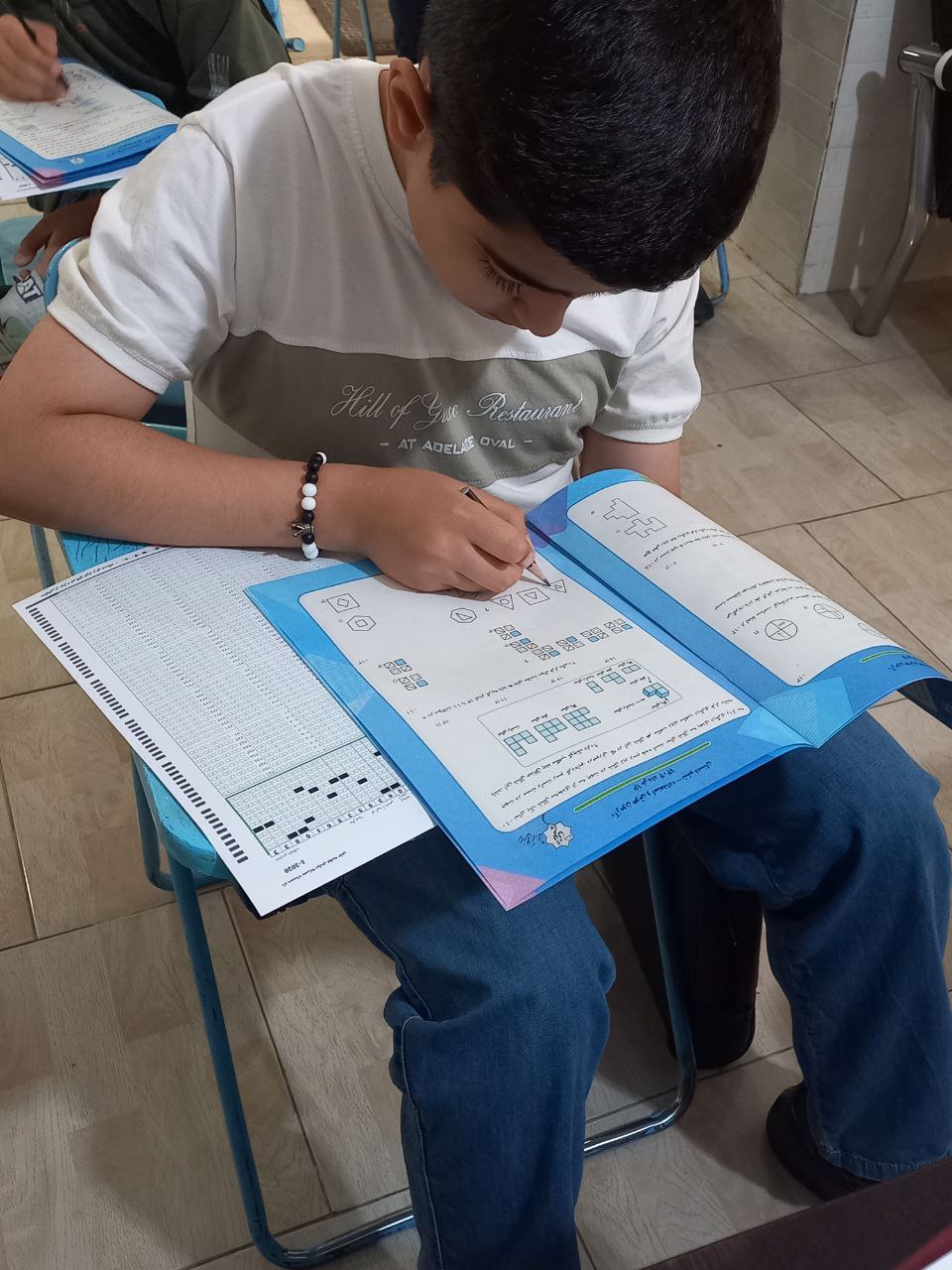 گفتگو با الشن حیدری ششم دبستان با میانگین تراز بالای 6000