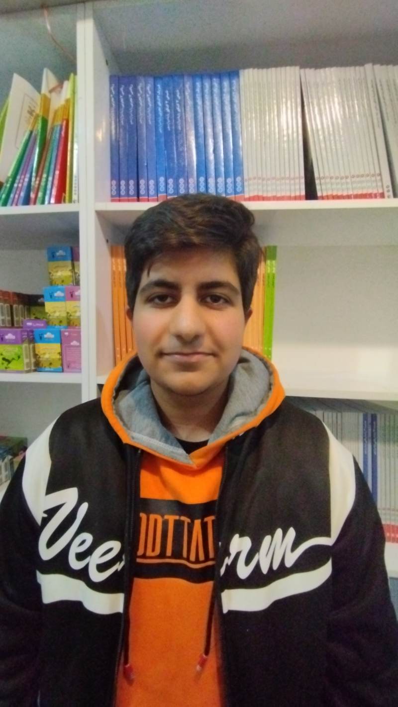 گفت و گو با آریا روان دوست؛ قهرمان پیوستگی یازدهم علوم تجربی