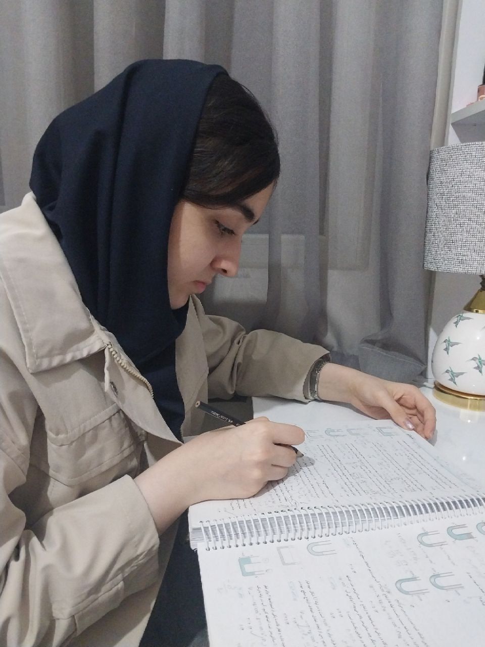 گفت و گو با پانته آ پور اسماعیلی  پایه دهم تجربی از رشت