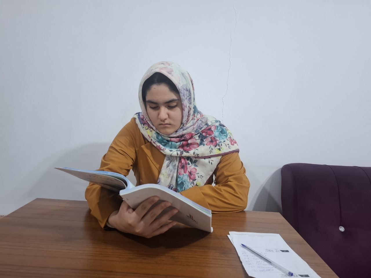 گفت و گو با  زهرا حسن زاده پایه هشتم از رشت