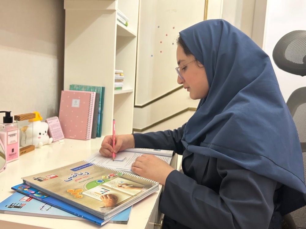 گفت و گو با آنیسا باقری پایه هفتم از رشت