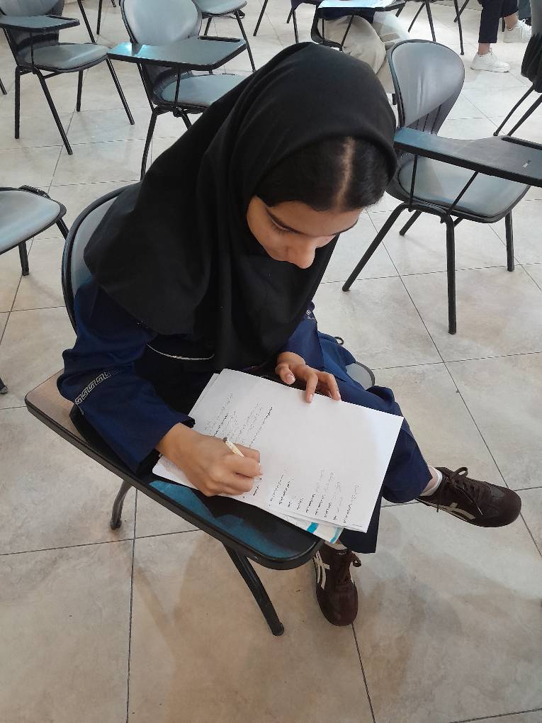 گفت و گو با مارال احمدی پایه دهم تجربی از رشت