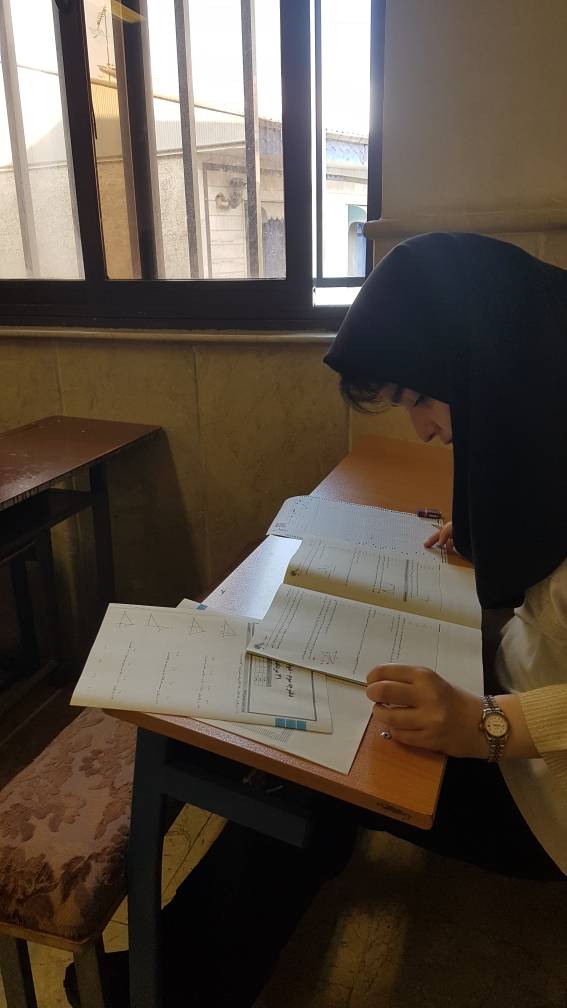 گفت و گو با آیدا پورقاسمی دانش آموز پایهی دوازدهم تجربی از رشت