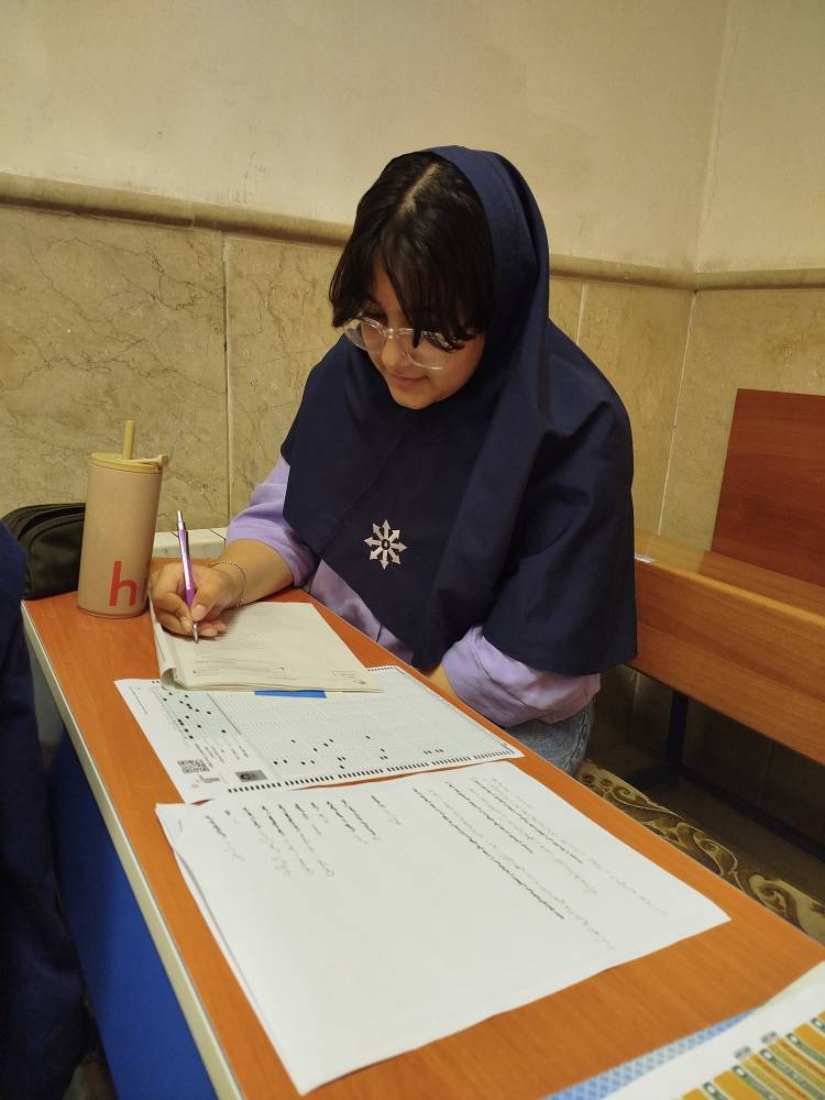 گفت و گو با فاطمه همتی دانش آموز پایهی نهم از رشت