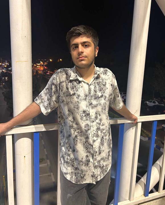 گفتوگوی حمید آقالوئی با آرتین صالحی قبولی دندانپزشکی سنندج