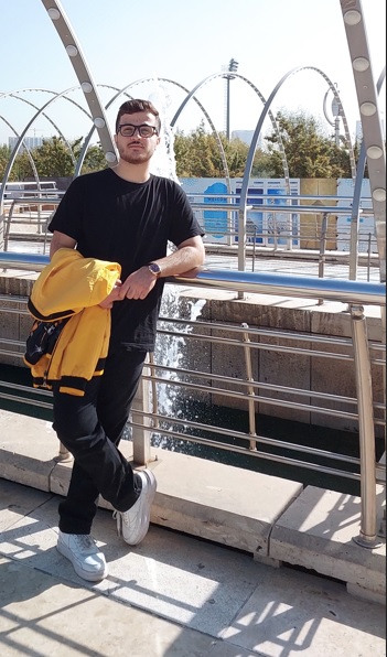 گفت‌وگوی حمید آقالوئی با قهرمان پیشرفت محمدمبین امرائی ، رتبه 174