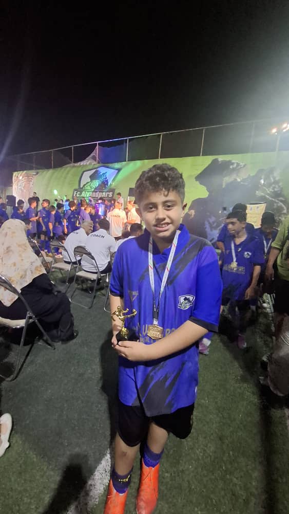 گفتگو با آیدین رشیدی؛ دانش آموز برتر ششم دبستان