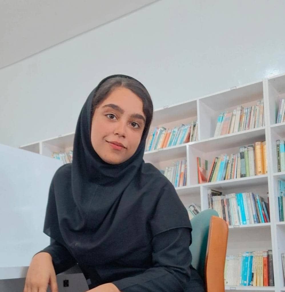 مصاحبه با ماندانا کریمی قهرمان پیوستگی دهم تجربی