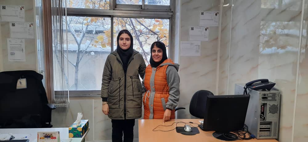 گفتگو با زهرا صادقی پشتیبان برترپیشرفت پایه 12تجربی شعبه یک همدان