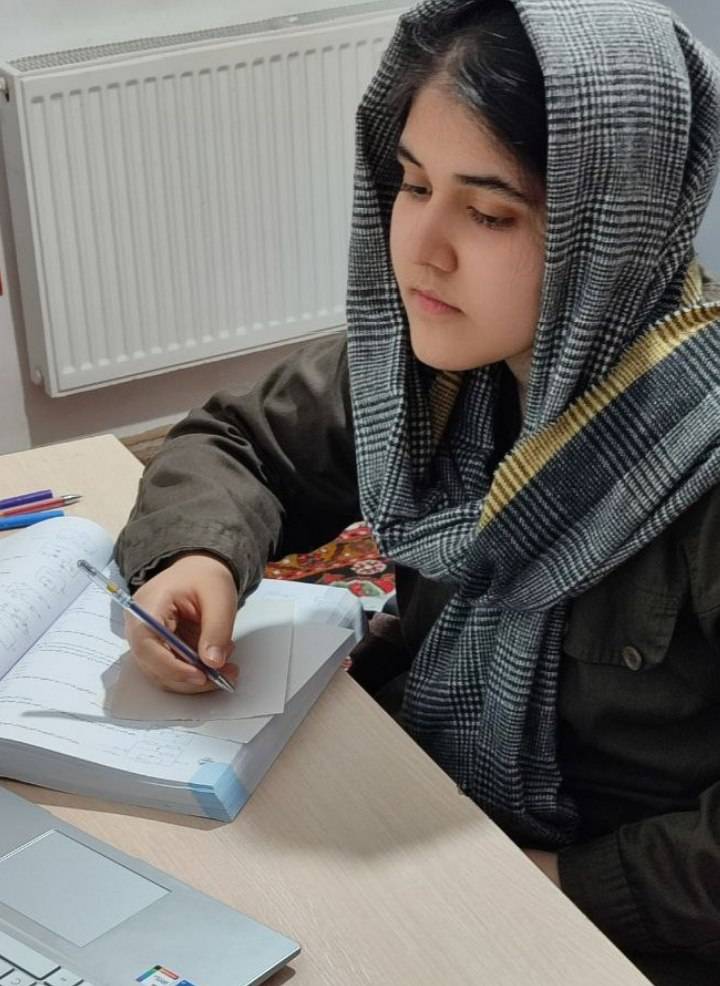 گفتگو با سارا محمدی، فارغ التحصیل تجربی، قهرمان تابستان و پاییز