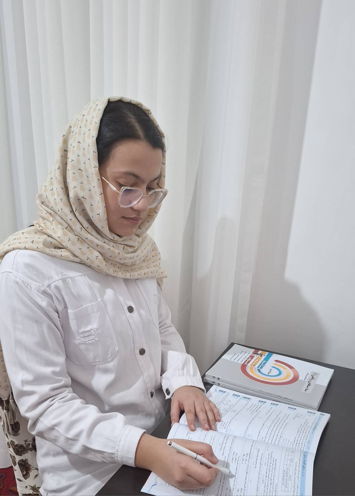 گفتگو با زهرا وزیرنژاد، دانش آموز پایه دهم تجربی، قهرمان تابستان