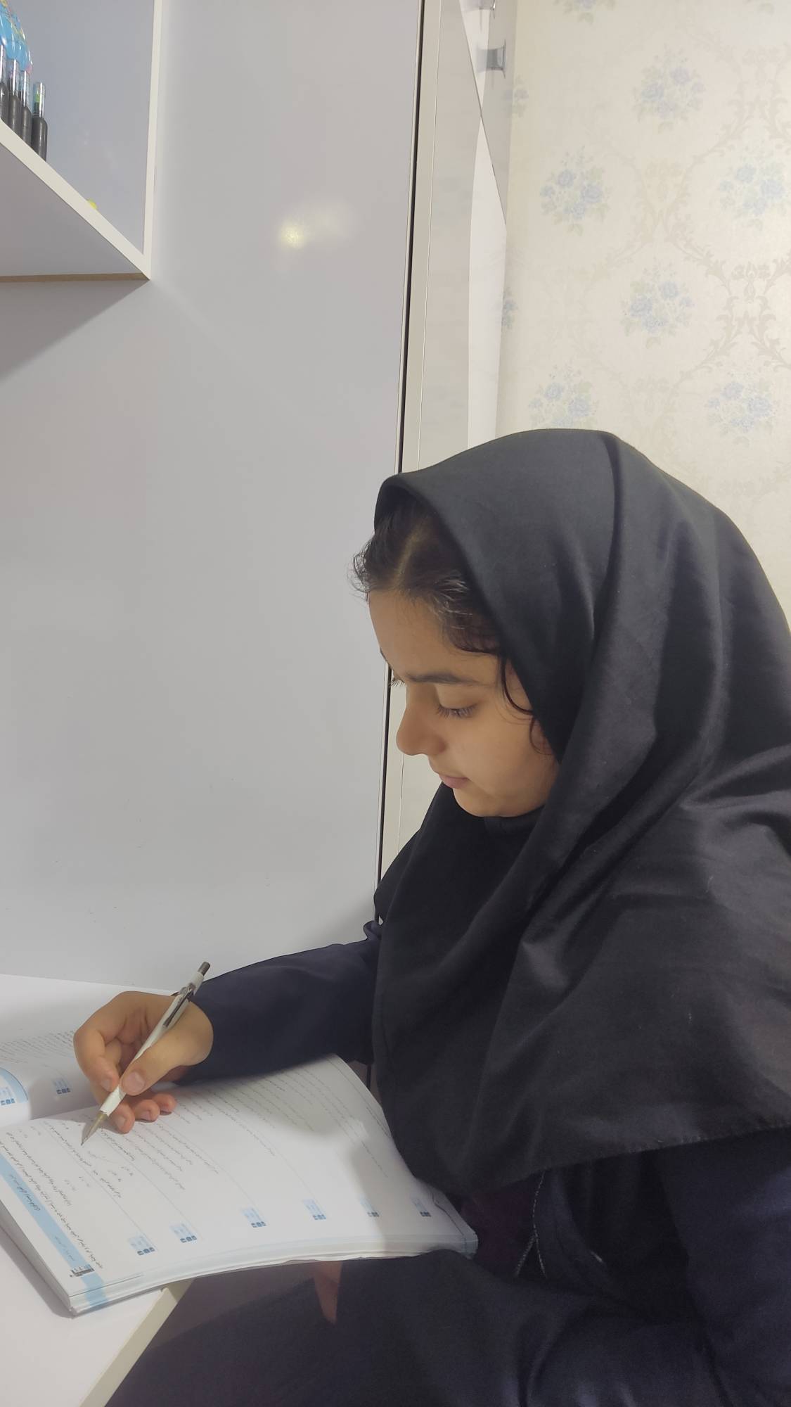 گفتگو با آیلین اکبرپور،  پایه هشتم و قهرمان تابستان و پاییز