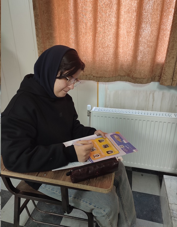 گفتگو با زهرا امین دوست،دهم تجربی و قهرمان افزایش تعداد پاسخ صحیح