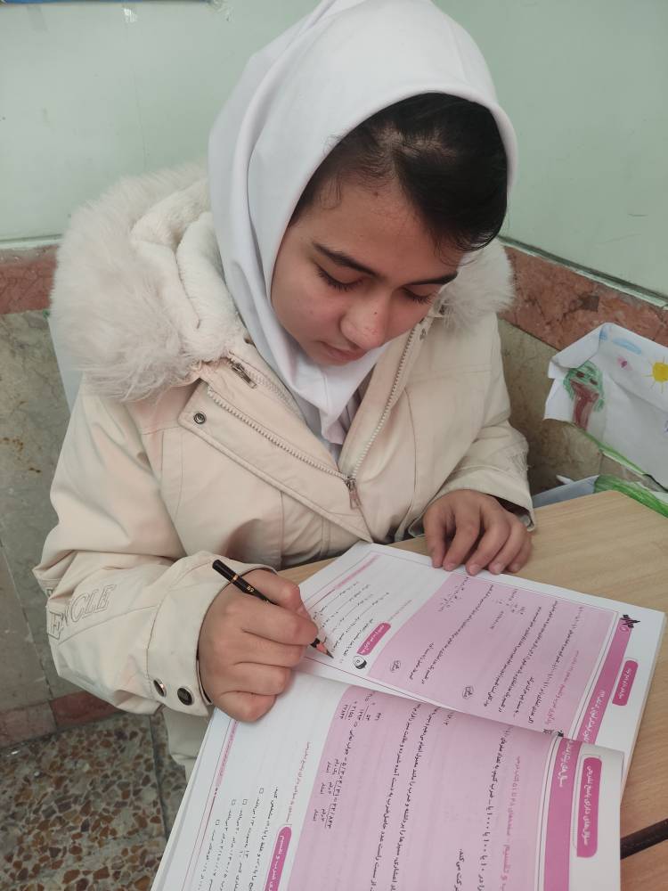 گفتگو با الیسا صحت، دانش آموز پایه ششم و قهرمان تابستان و پاییز