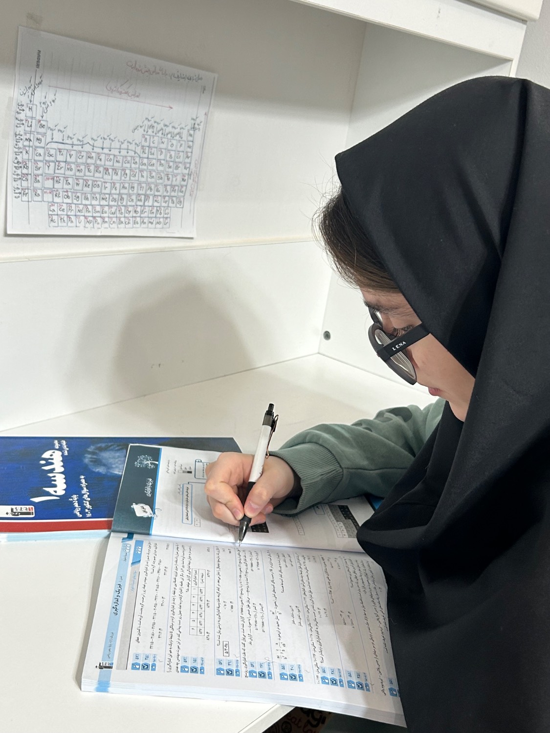 گفتگو با نازلی اصغریان فام، دانش آموز دهم ریاضی و قهرمان پبشرفت