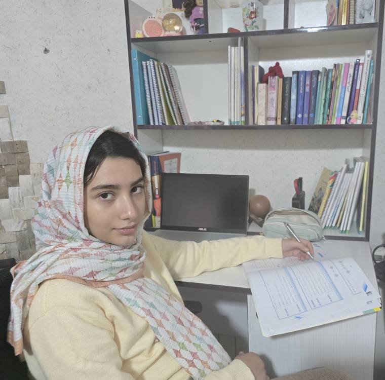 مصاحبه با ویانا ایزدی دانش آموز قهرمان تابستان