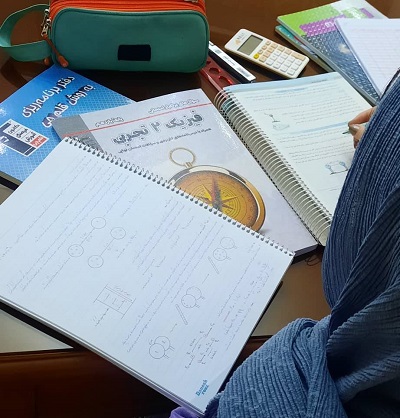 مصاحبه با ریحانه آقایاری دانش آموز قهرمان پاییز