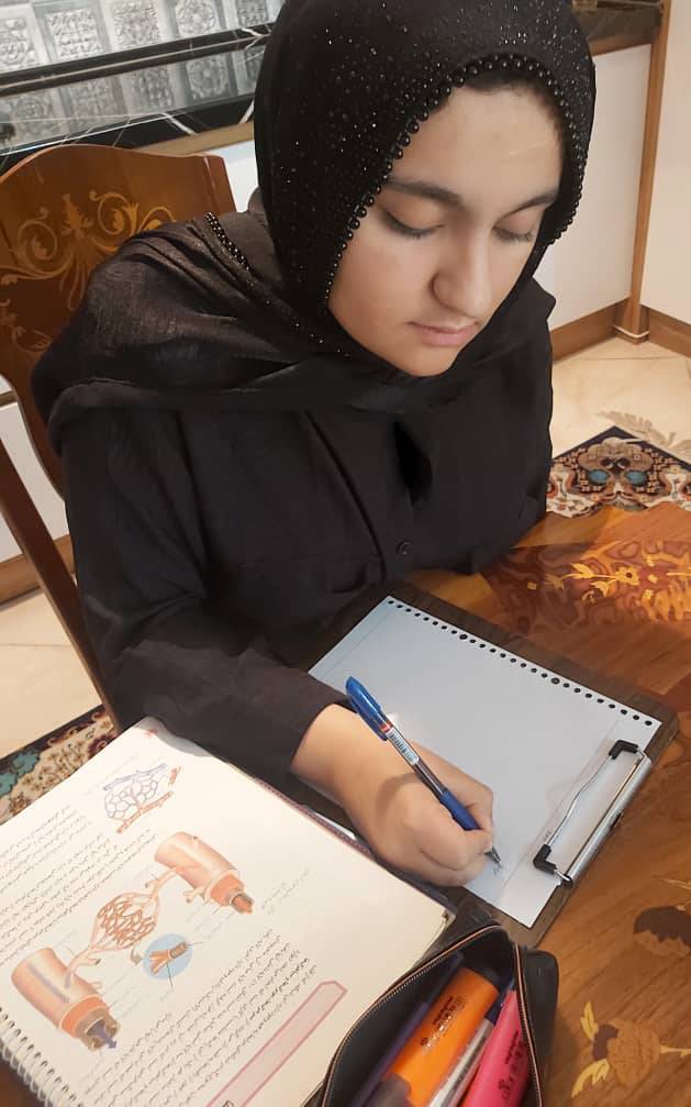 مصاحبه با کوثر غفرانی دانش آموز قهرمان پاییز