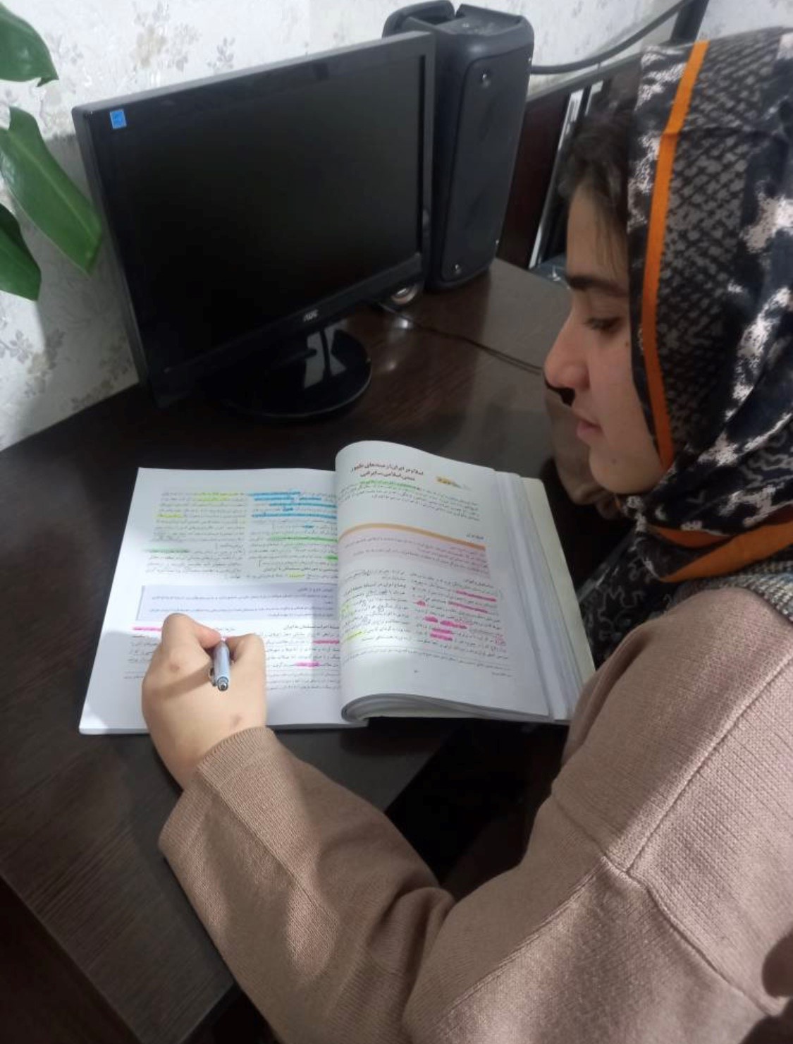مصاحبه با ریحانه ذبیحی دانش آموز برتر پایه