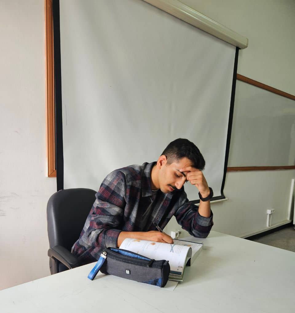 مصاحبه با امیر محمد خوافیان؛ رتبه برتر کنکور سراسری 1402