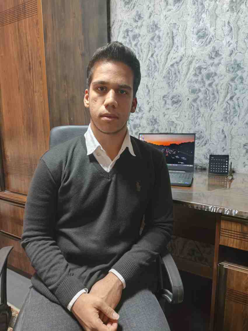 مصاحبه با علیرضا فروزان نیا؛ رتبه برتر کنکور 1402