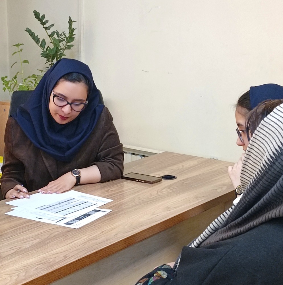 گفتگو با کیانا میرزاامینی؛ پشتیبان قهرمان پیشرفت درسی پایه نهم