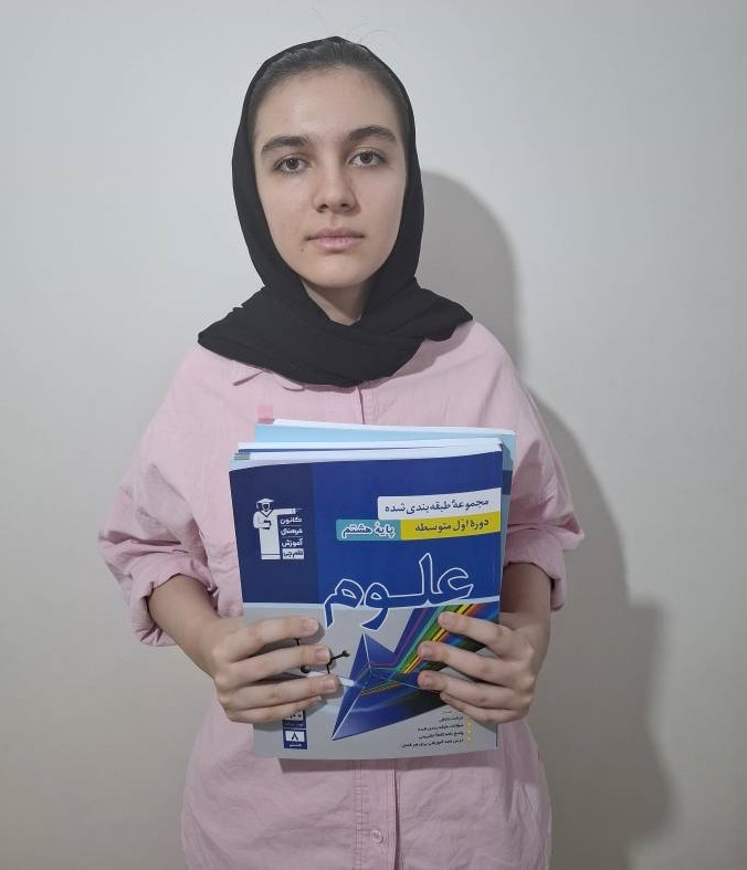 سانیا مرادی:از فیلمهای آفلاین سایت پیشرفت استفاده میکنم