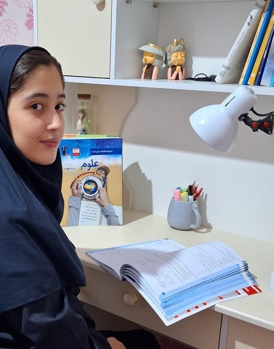 گفتگو با محدثه اشجع آغمیونی ؛ پذیرفته شده در مدرسه تیزهوشان نهم