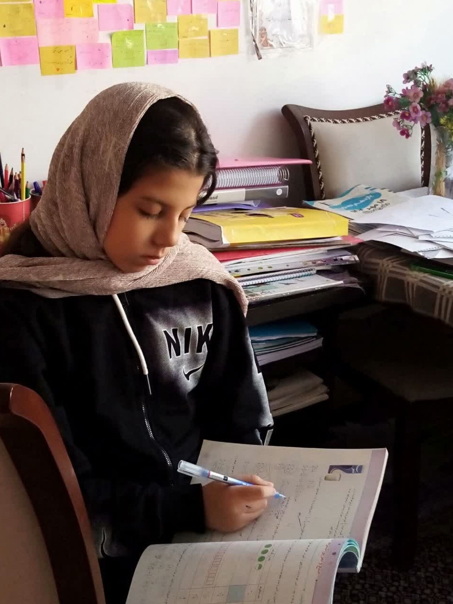 گفت و گو با مبینا فیض پور مقطع ششم دبستان؛قهرمان پیشرفت