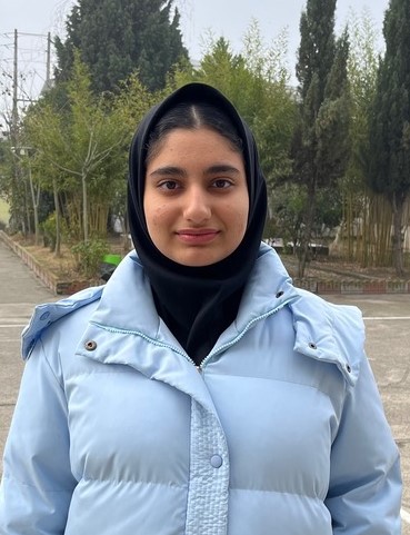 گفت وگوبا آیناز کریمی قهرمان پیشرفت یازدهم تجربی جویبار