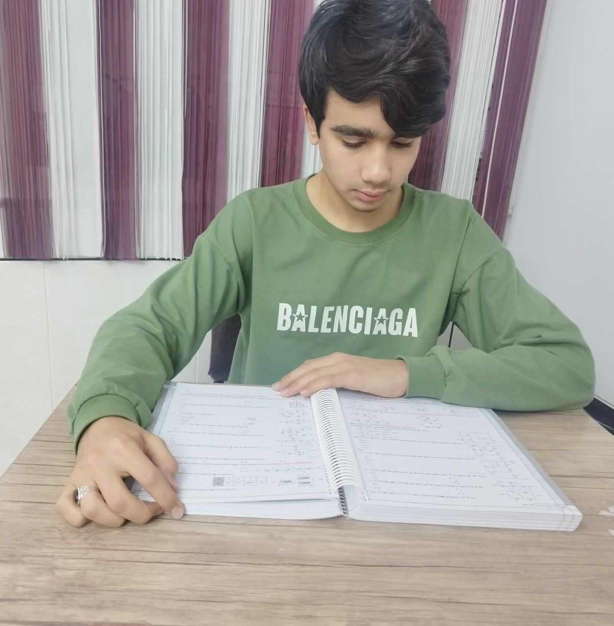 گفت و گو با محمدامین خرم آبادی - دانش آموز پرتلاش یازدهم ریاضی