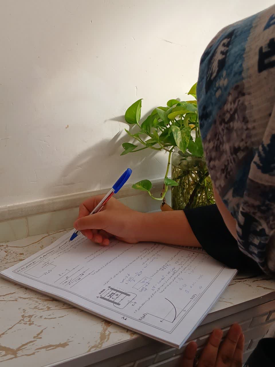 گفت و گو با فاطمه اصلاح نژاد -دانش آموز پرتلاش یازدهم تجربی