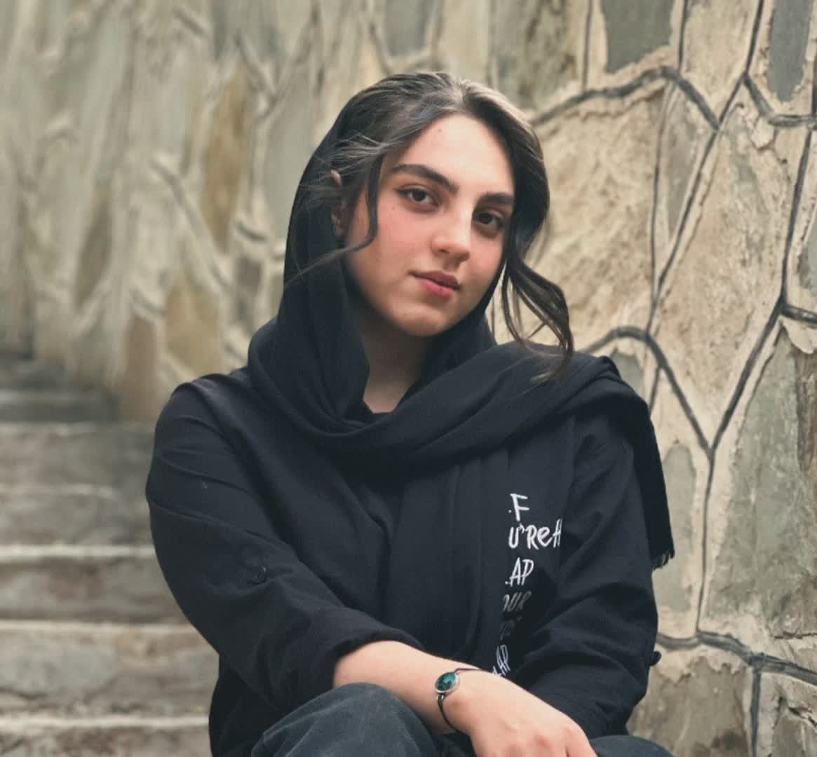 گفت و گو با کیمیا لقب دوست- قهرمان پیشرفت درسی