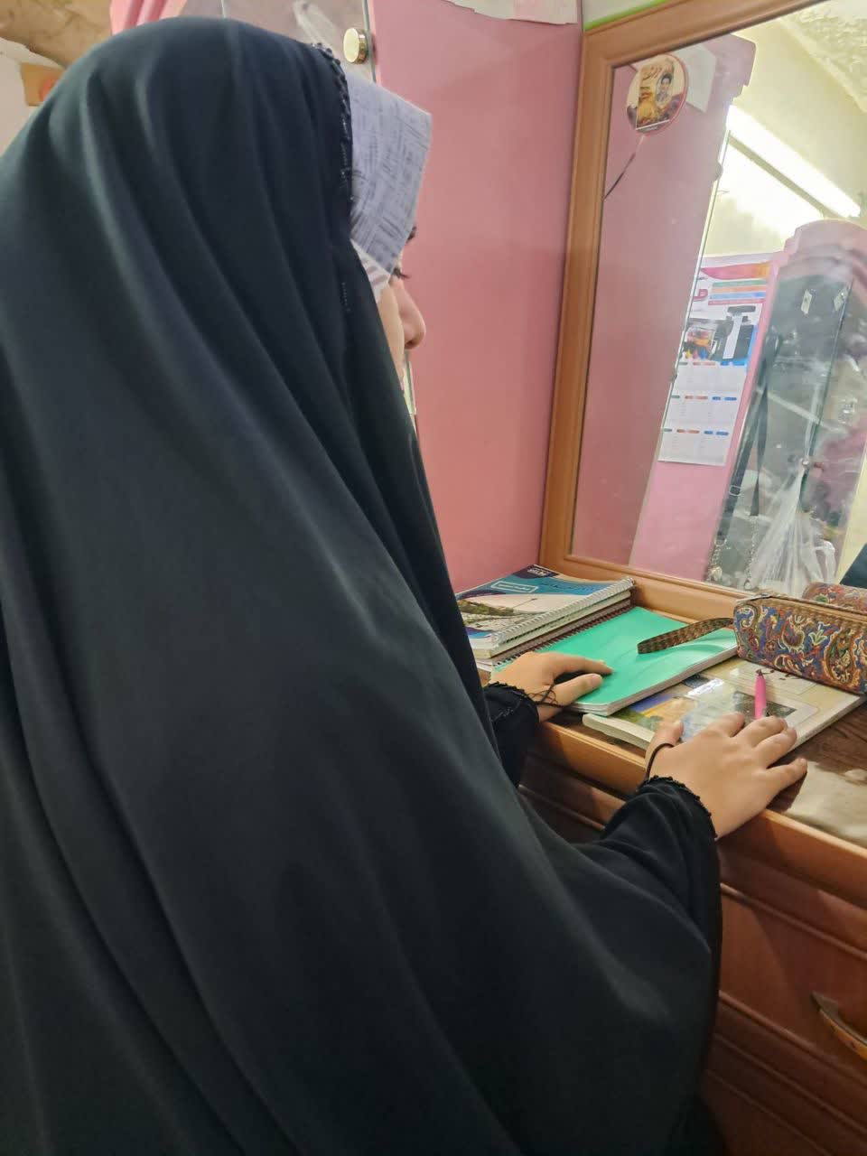 گفت و گو با نرگس میرزایی؛ از حفظ قرآن تا رویای معلمی
