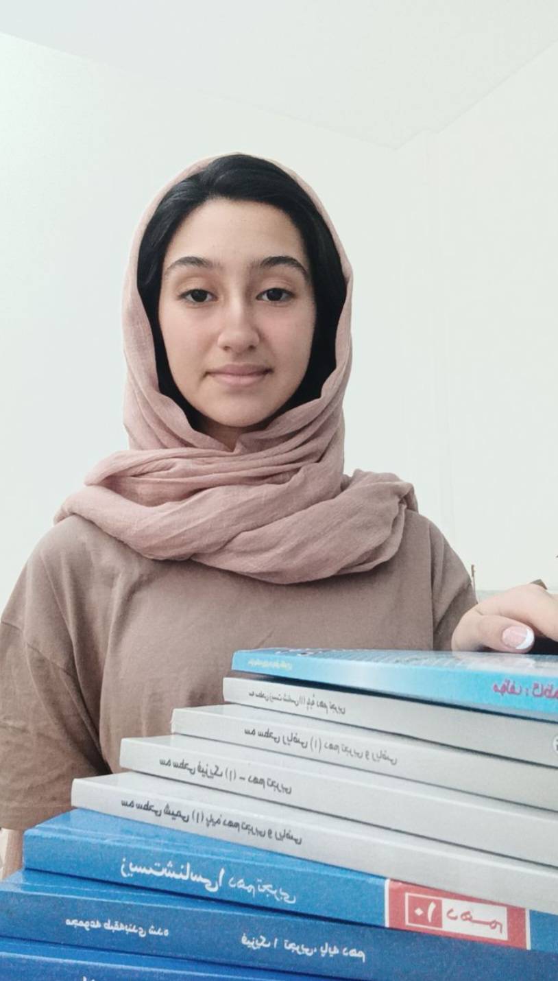 گفتگو با تانیا زینالی دانش آموز قبولی نمونه دولتی مقطع دهم